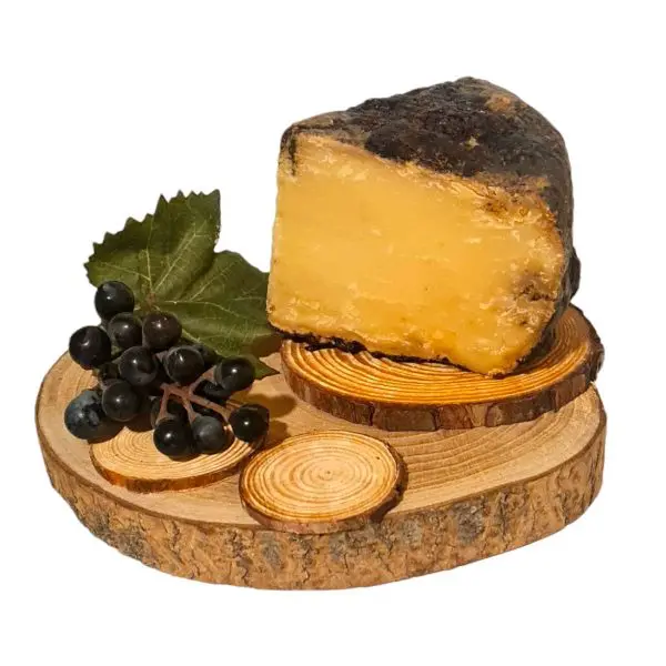 Pecorino con vinacce
