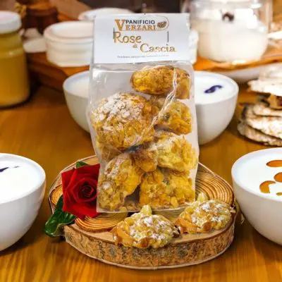 Biscotti Rose di Cascia con il latte