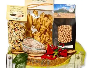 Scatola regalo di Natale norcino con cojoni di mulo ceci bianchi pasta