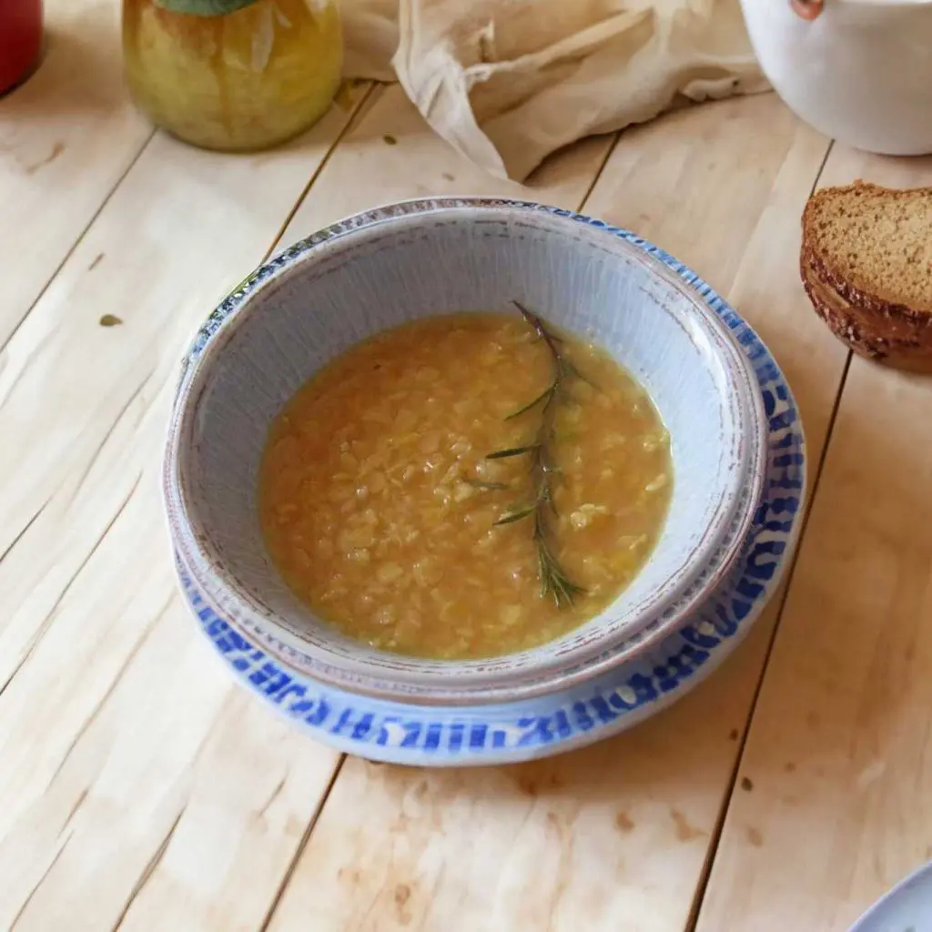 Zuppa di cicerchia decorticata