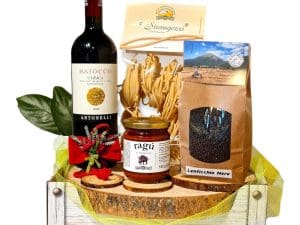 confezione cesto regalo norcia con pasta, ragu, lenticchie nere e vino